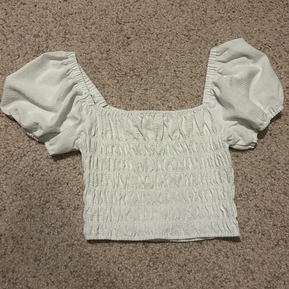 Puff Sleeve Ruched Top - Picture 3 of 3